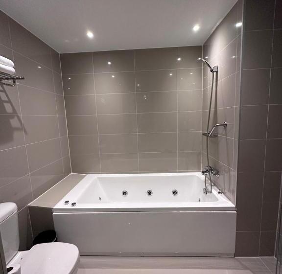 سوئیت با وان آب گرم, Courtyard By Marriott Puerto Montt