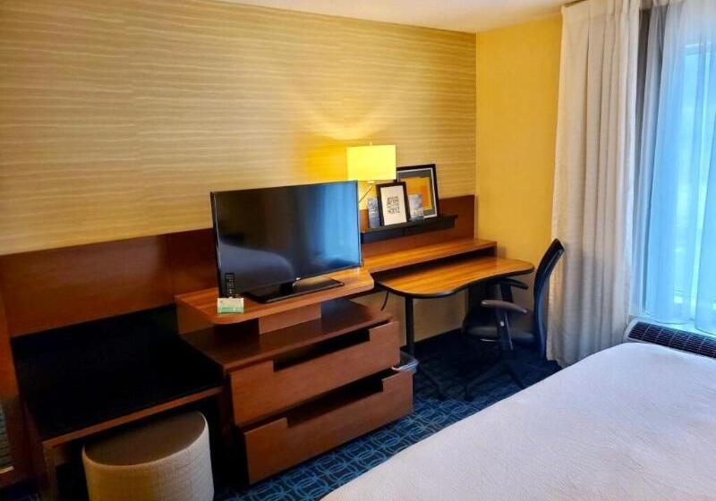Номер Стандарт Кровать Кинг Адаптированный для Инвалидов, Holiday Inn Express & Suites Belle Vernon By Ihg