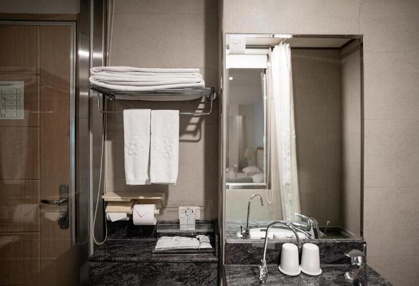 اتاق لوکس با بالکن, Ocean Hotel Hualien