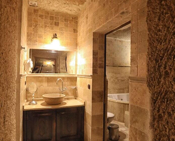 Трехместный Номер Deluxe, Traveller S Cave