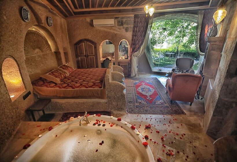 Люкс Повышенной Комфортности, Traveller S Cave