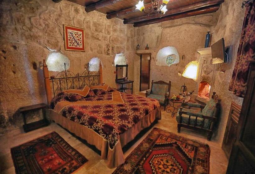 Номер Стандарт, Traveller S Cave