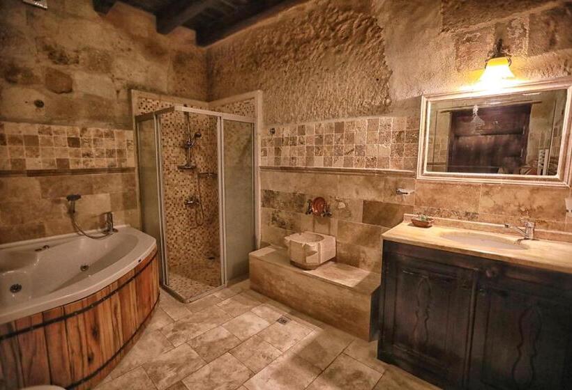 Стандартный Номер Нижний Этаж, Traveller S Cave