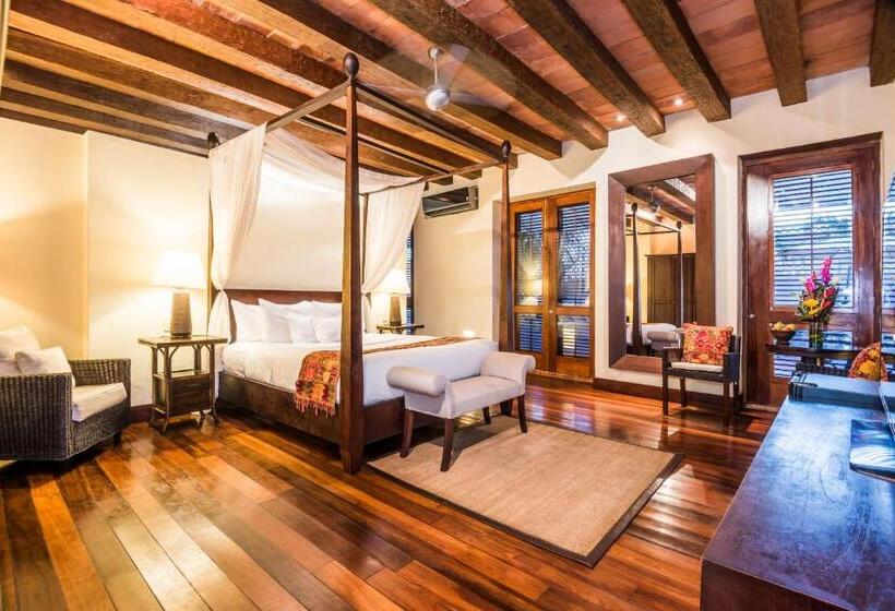 Полулюкс, Ananda Hotel Boutique