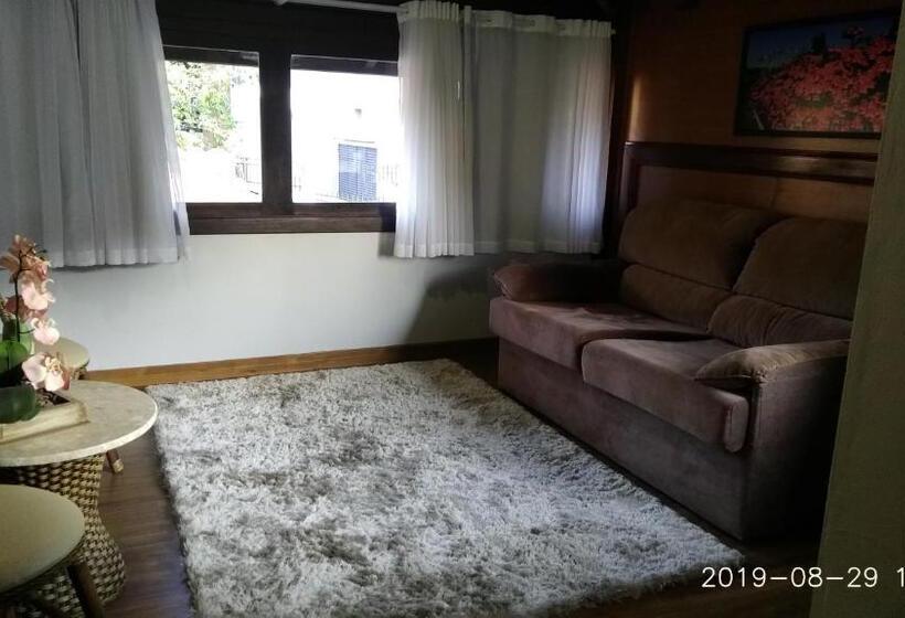 스탠다드 스튜디오, Pousada Do Verde Gramado