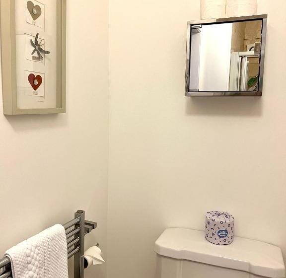 Семейный Номер Вид на Сад, Bythesea Guest House