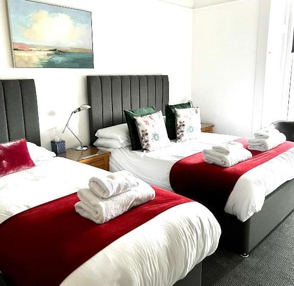 Семейный Номер Вид на Сад, Bythesea Guest House