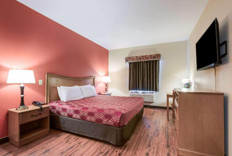 Quarto Estandar Cama King, Econo Lodge  Inn & Suites