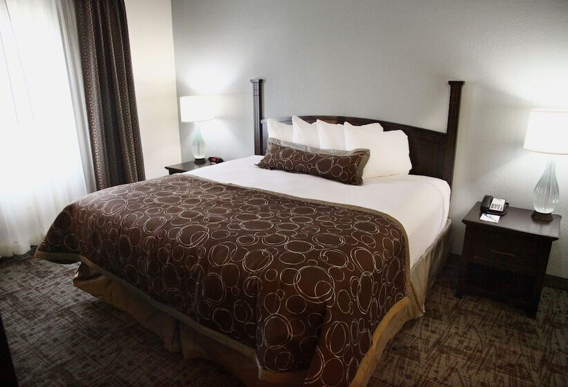 Suite, Staybridge Suites Minot, An Ihg