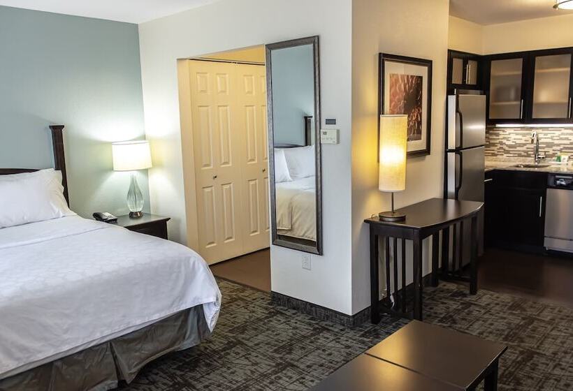스위트, Staybridge Suites Minot, An Ihg