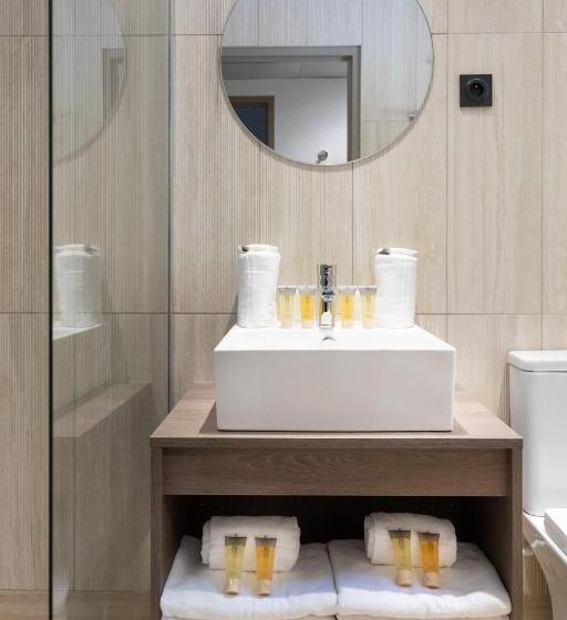 اتاق استاندارد سه نفره, Sowell Hotels L Olivier