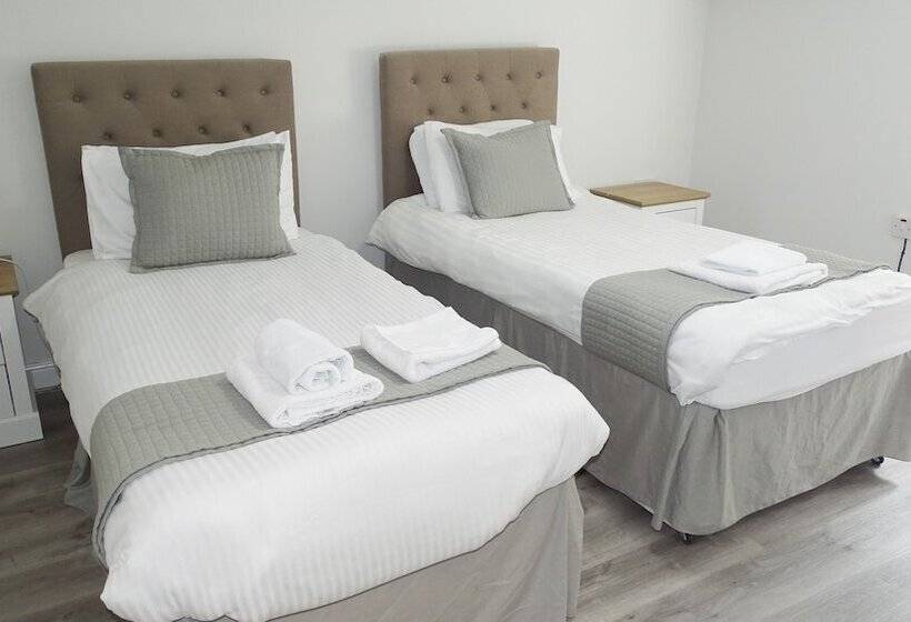 Апартаменты 3 Спальни, Cocoon @ International Inn + Apartments