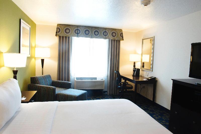 Номер Executive Кровать Кинг, Holiday Inn Express And Suites Urbandale Des Moines, An Ihg