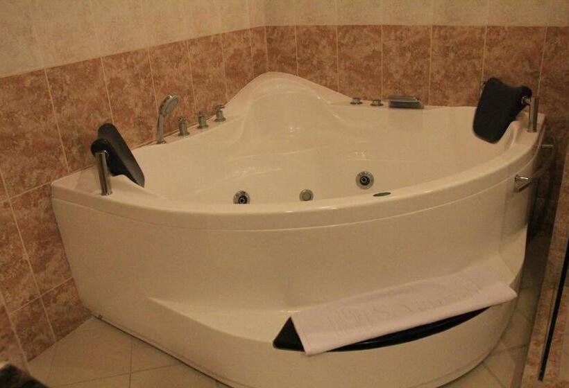 스위트, Savannah Resort