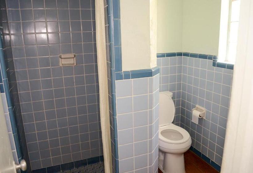 Номер Стандарт 2 Двуспальные Кровати, Economy Inn
