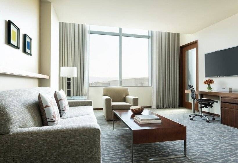 سوییت اجرایی, Four Seasons Hotel Silicon Valley At East Palo Alto