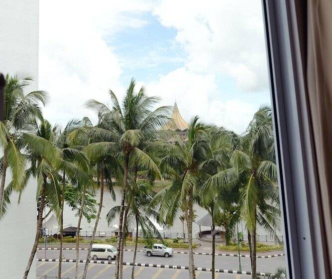 Номер Deluxe, Tune Hotel   Waterfront Kuching