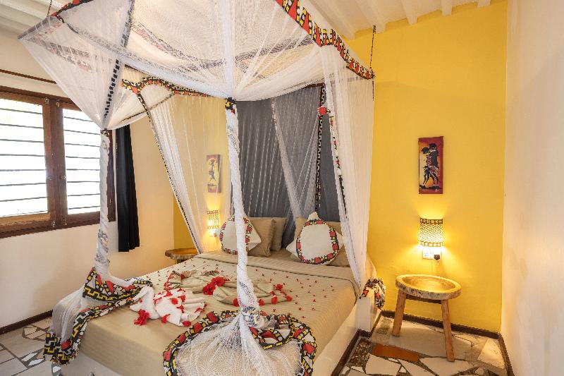 سوییت, Paradise Beach Resort & Spa