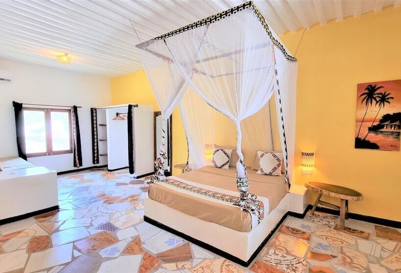 سوییت, Paradise Beach Resort & Spa