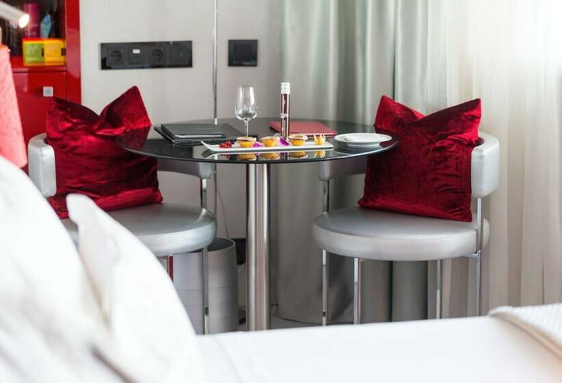 اتاق پرمیوم, Myriad By Sana Hotels