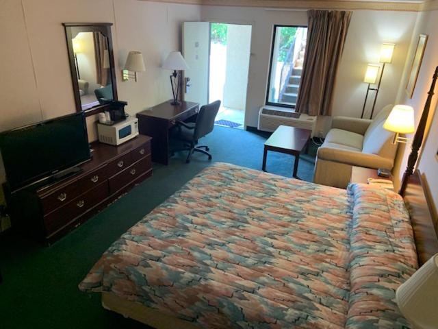 Номер Deluxe Кровать Кинг, Executive Inn Yanceyville