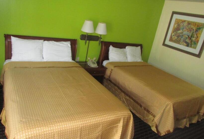 带2个双人床的标准工作室, Red Carpet Inn   Augusta