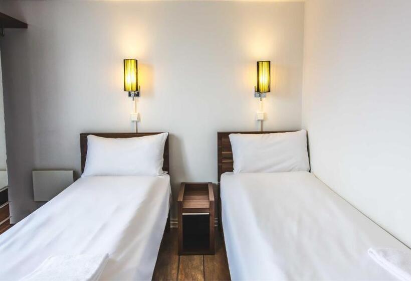 آپارتمان 2 خوابه, Central City Apartments