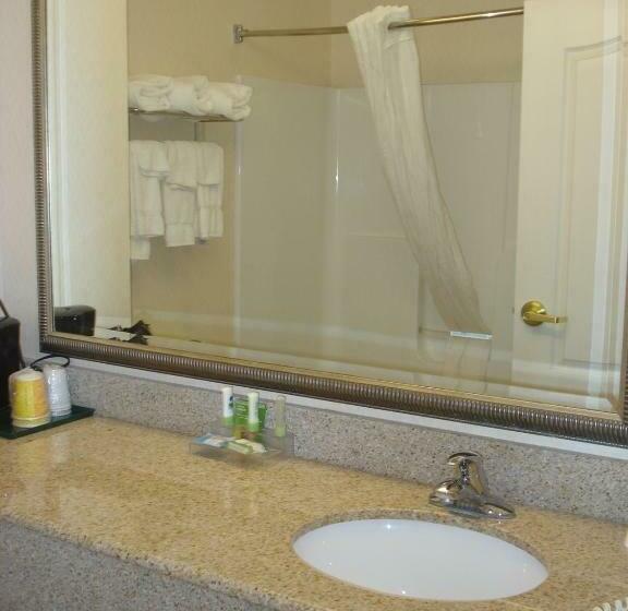 سوییت, Comfort Inn & Suites