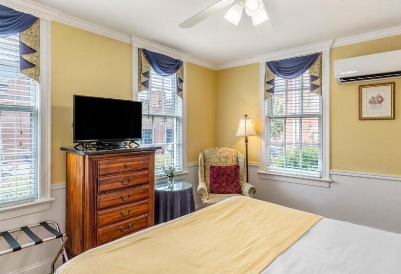 Номер Стандарт, Essex Street Inn & Suites, Ascend Hotel Collection