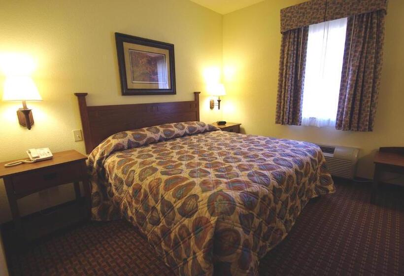 Люкс Кровать Кинг, Mountain Inn & Suites Airport   Hendersonville