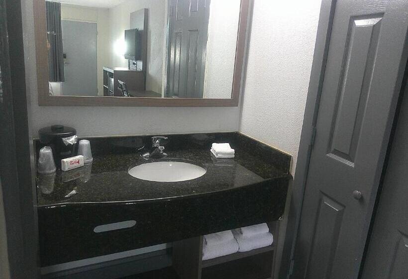 带大床的高级房间, Red Roof Inn Richmond   Airport Sandston