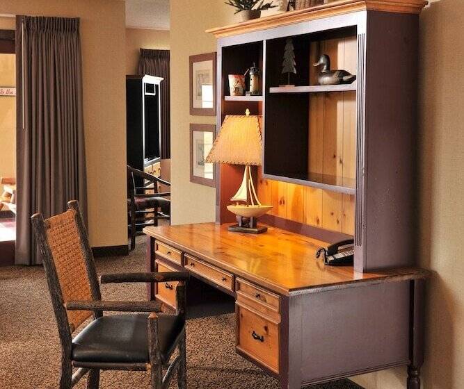 Superior Suite, Stoney Creek Hotel Moline
