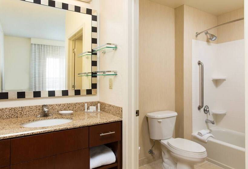 Люкс, Residence Inn Kansas City Airport