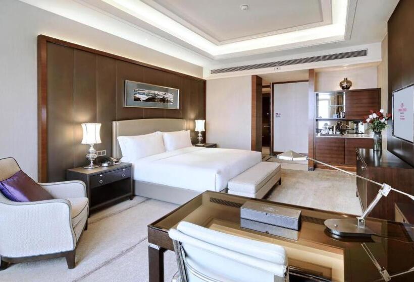 带大床的标准间, Crowne Plaza Tianjin Jinnan, An Ihg