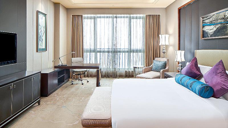 带大床的标准间, Crowne Plaza Tianjin Jinnan, An Ihg