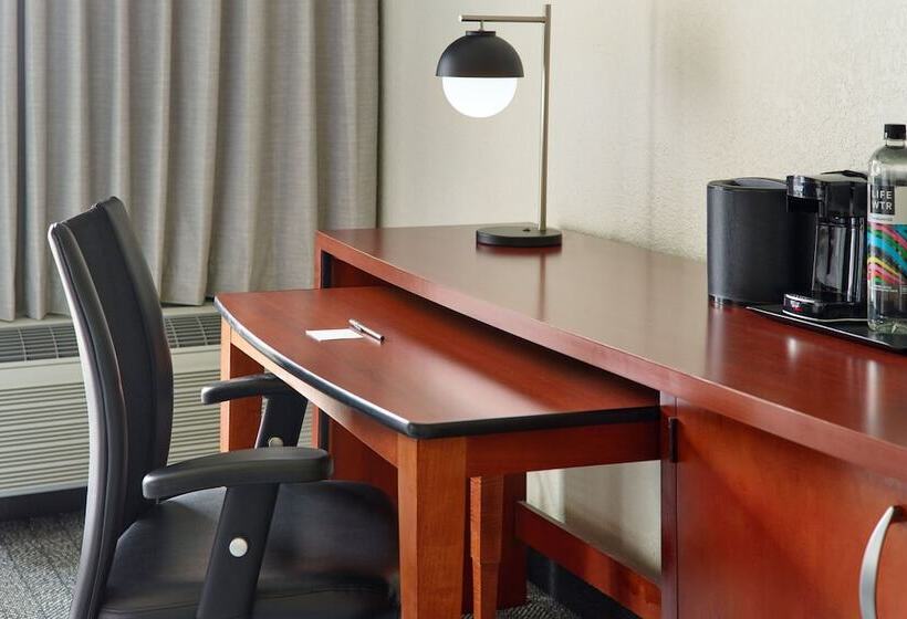 스위트, Courtyard By Marriott Nashville Brentwood