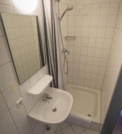 اتاق استاندارد سه نفره, Acama Hotel & Hostel Kreuzberg