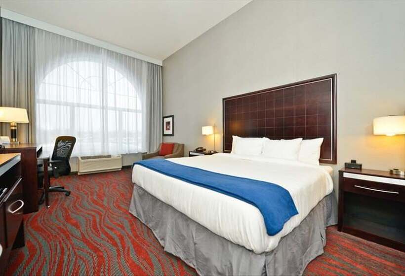 Люкс, Holiday Inn Express & Suites Utica, An Ihg