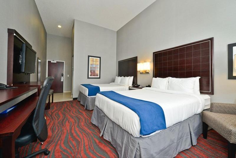Номер Стандарт Адаптированный для Инвалидов, Holiday Inn Express & Suites Utica, An Ihg