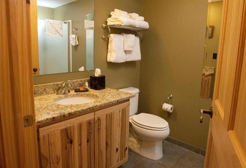 Люкс 2 Спальни, Hope Lake Lodge & Indoor Waterpark