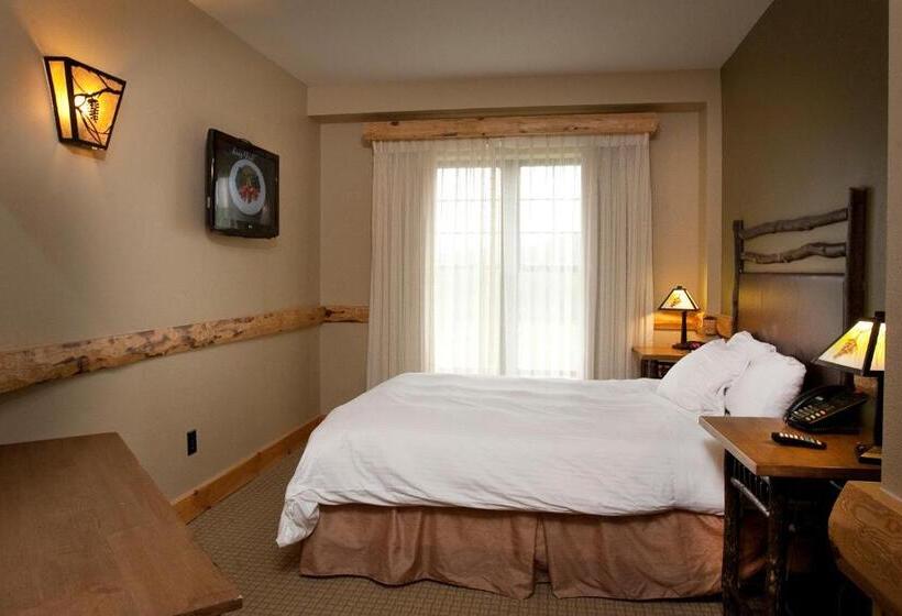 Апартаменты 1 Спальня, Hope Lake Lodge & Indoor Waterpark