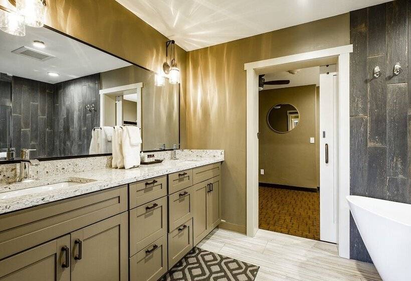 Family Suite, Red Sands