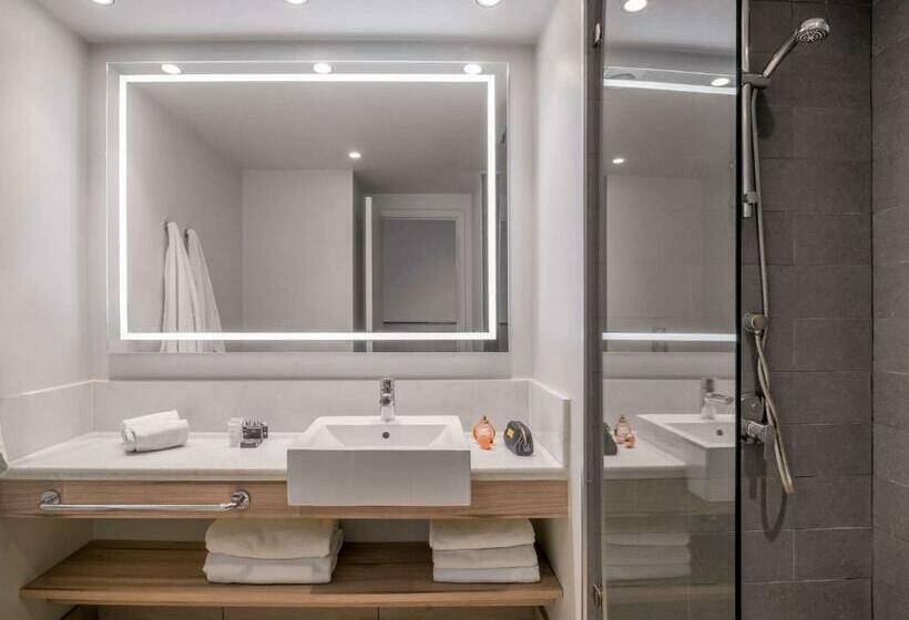 带大床的行政房间, Pullman Santiago Vitacura
