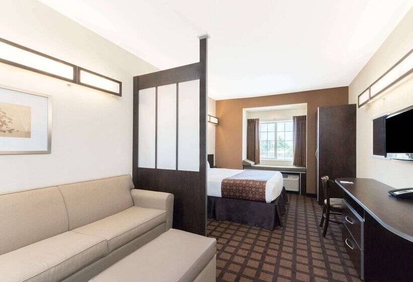 Люкс Адаптированный для Инвалидов, Microtel Inn And Suites Eagle Pass