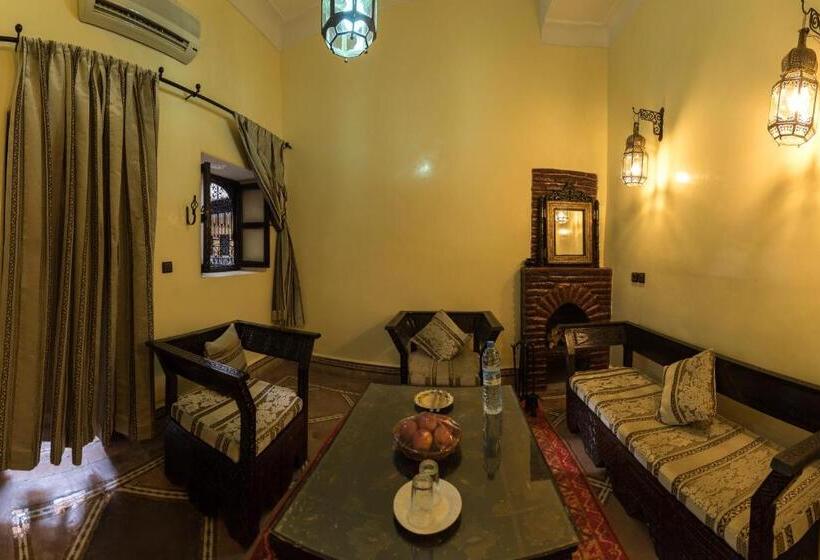 Suite, Riad Omar