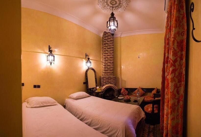 Standard Studio, Riad Omar