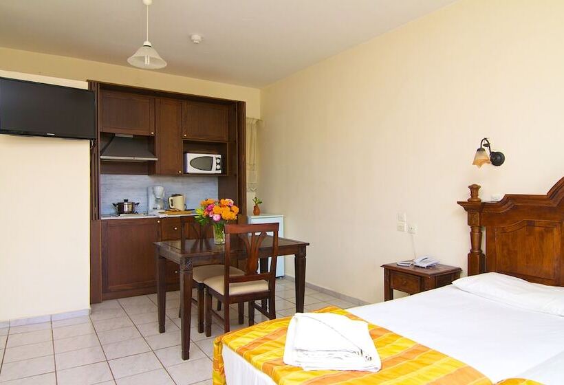 스탠다드 스튜디오, Trefon Hotel Apartments And Family Suites