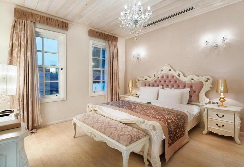 سوییت خانوادگی, Elegance East
