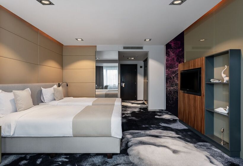 Standard Room, River Park