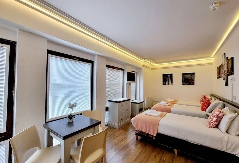 Номер Стандарт Трехместный, London Stay Apartments